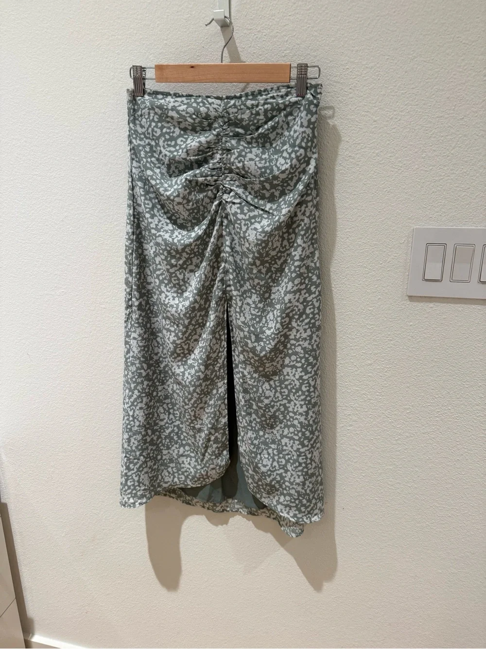 Abercrombie & Fitch Sage Green Floral Ruched Midi Skirt